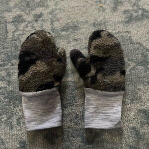The North Face Fleece Camouflage Mittens 3T
